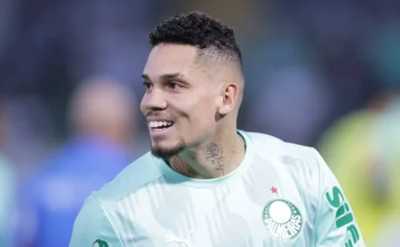Paulinho evolui fisicamente e pode jogar pelo Palmeiras no Mundial.
