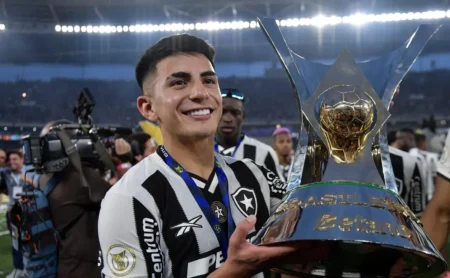 Milan Interessado em Almada: Venda Potencialmente Benéfica para o Botafogo e suas Dívidas