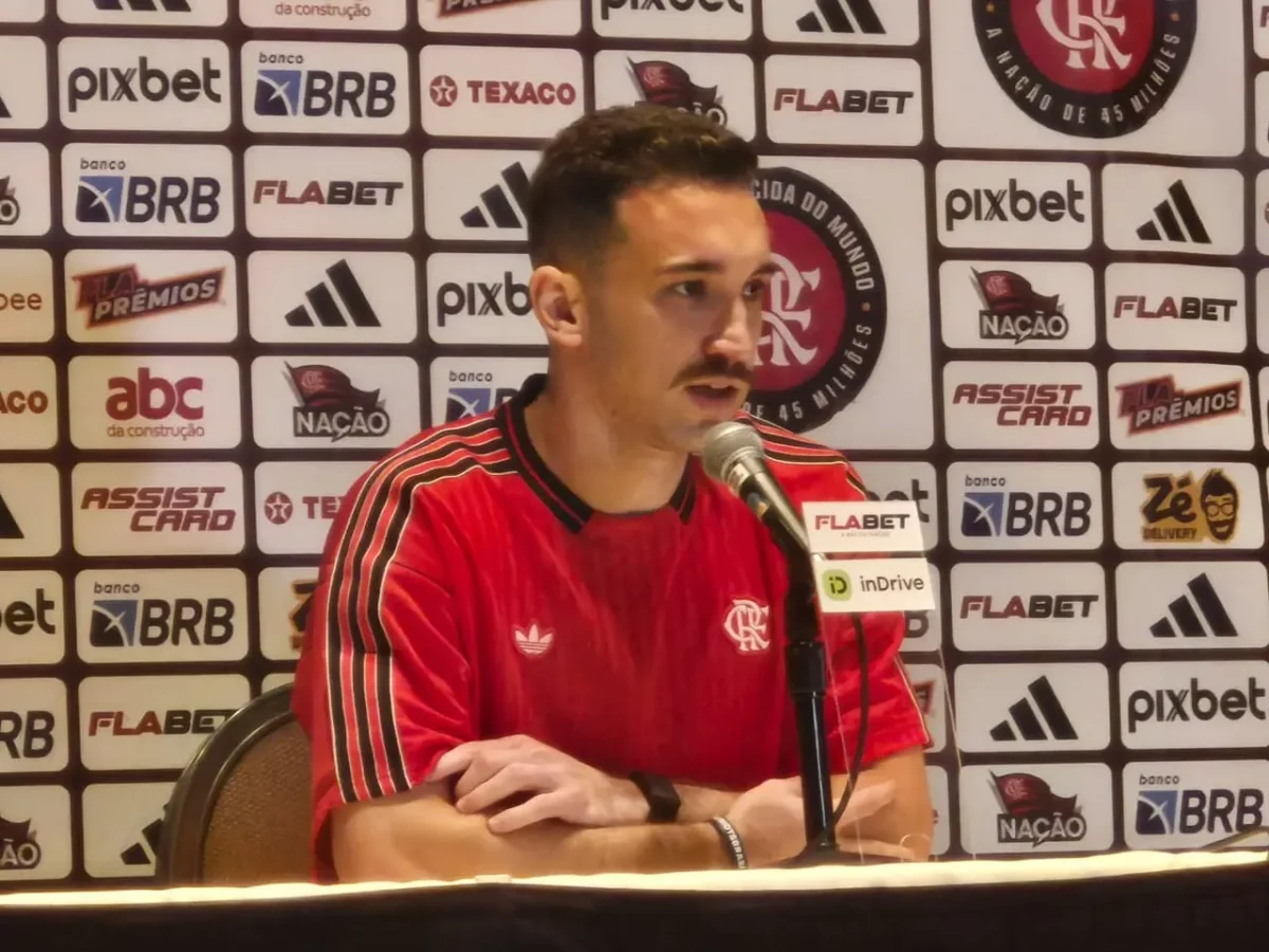 Léo Ortiz exalta foco de Gerson no Flamengo e destaca dedicação.