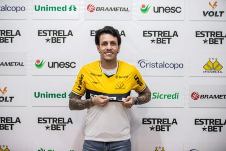 Jean Carlos exalta estilo de jogo do Criciúma: "Me trouxe muita confiança"
