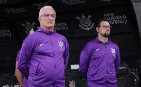 Corinthians: Dorival Busca Soluções na Base para Reforçar o Elenco