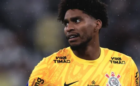 Hugo Souza Fala Sobre Fase Conturbada no Corinthians e Saída do Vasco