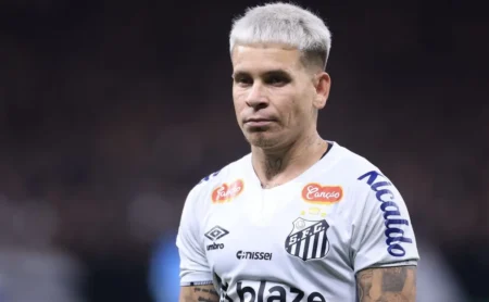 Soteldo: Nova Lesão e Agradecimentos Cruzados entre Santos e Fluminense