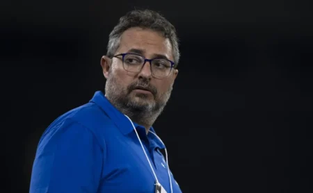 Santos: Mattos Busca Reforços, Mayke e Willian Arão em Foco