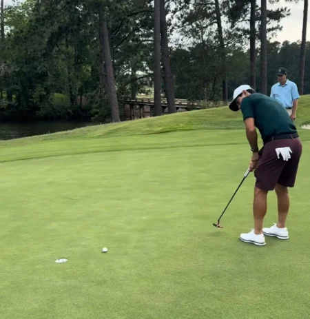 Cano joga golfe nos EUA antes de duelo entre Fluminense e Borussia Dortmund