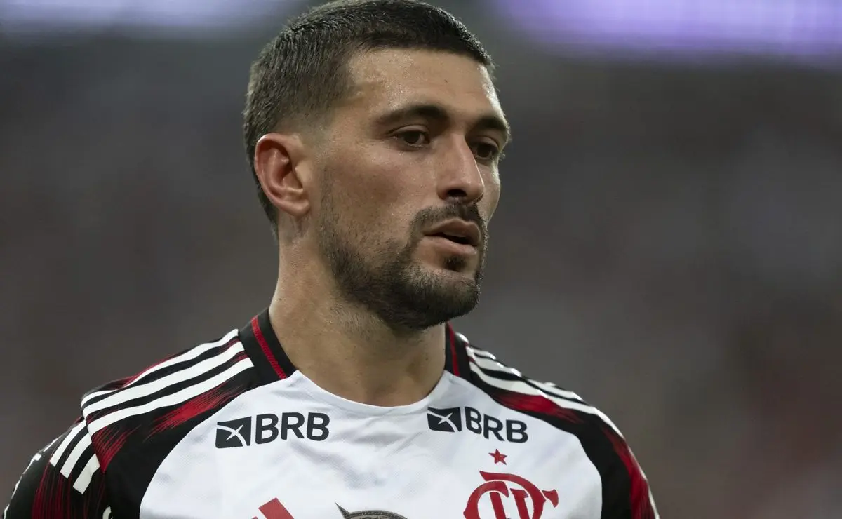 Arrascaeta impõe condição para renovação com o Flamengo e almeja vencimentos de R$ 2,8 milhões