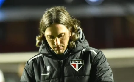 Saída de Zubeldía do São Paulo Confirmada: Reunião Decisiva Nesta Segunda-Feira