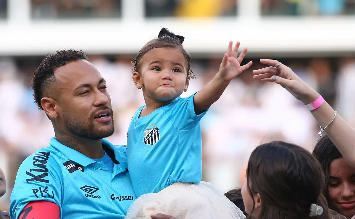 Santos: Neymar renova contrato e aguarda assinatura