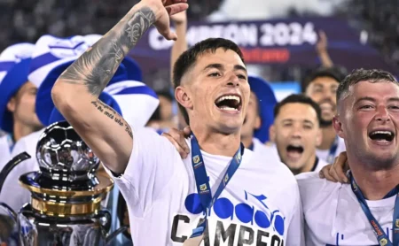 Santos: Marcelo Teixeira mira reforços, e clube negocia com Valentín Gómez