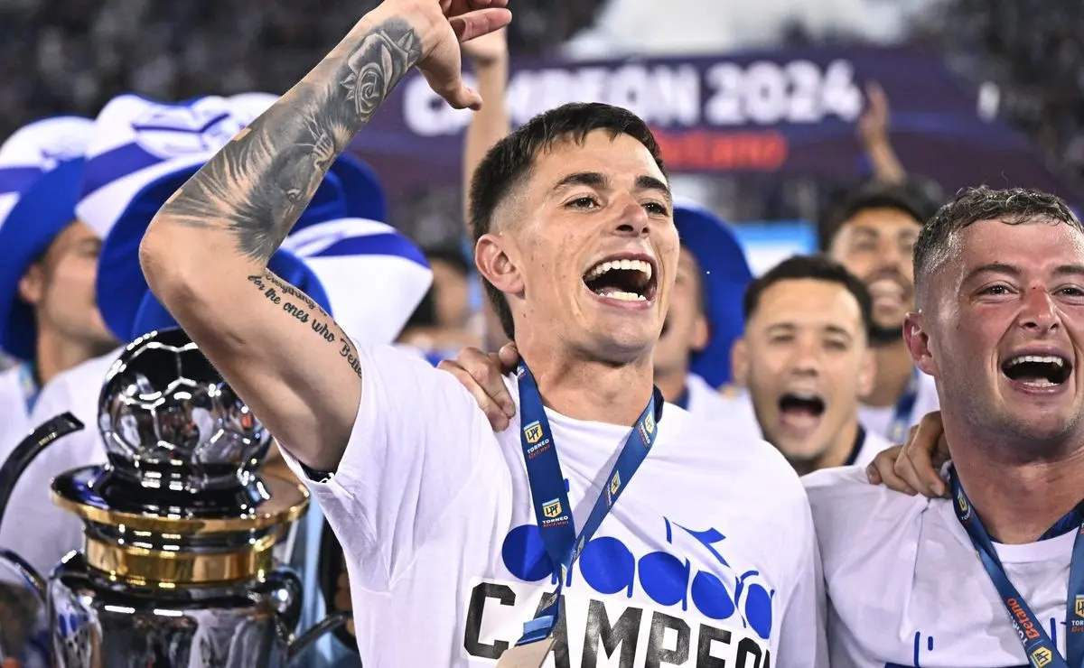 Santos: Marcelo Teixeira mira reforços, e clube negocia com Valentín Gómez