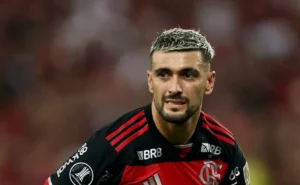 Flamengo exige R$ 319 milhões para liberar Arrascaeta