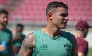 Fãs do Fluminense aprovam Thiago Silva diante da Inter e cobram postura do elenco: “Sem medo!”