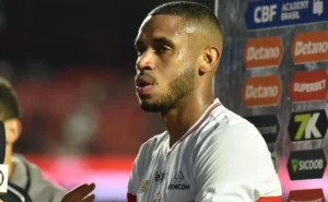 Futuro de André Silva em avaliação pelo São Paulo: atacante não planeja deixar o clube