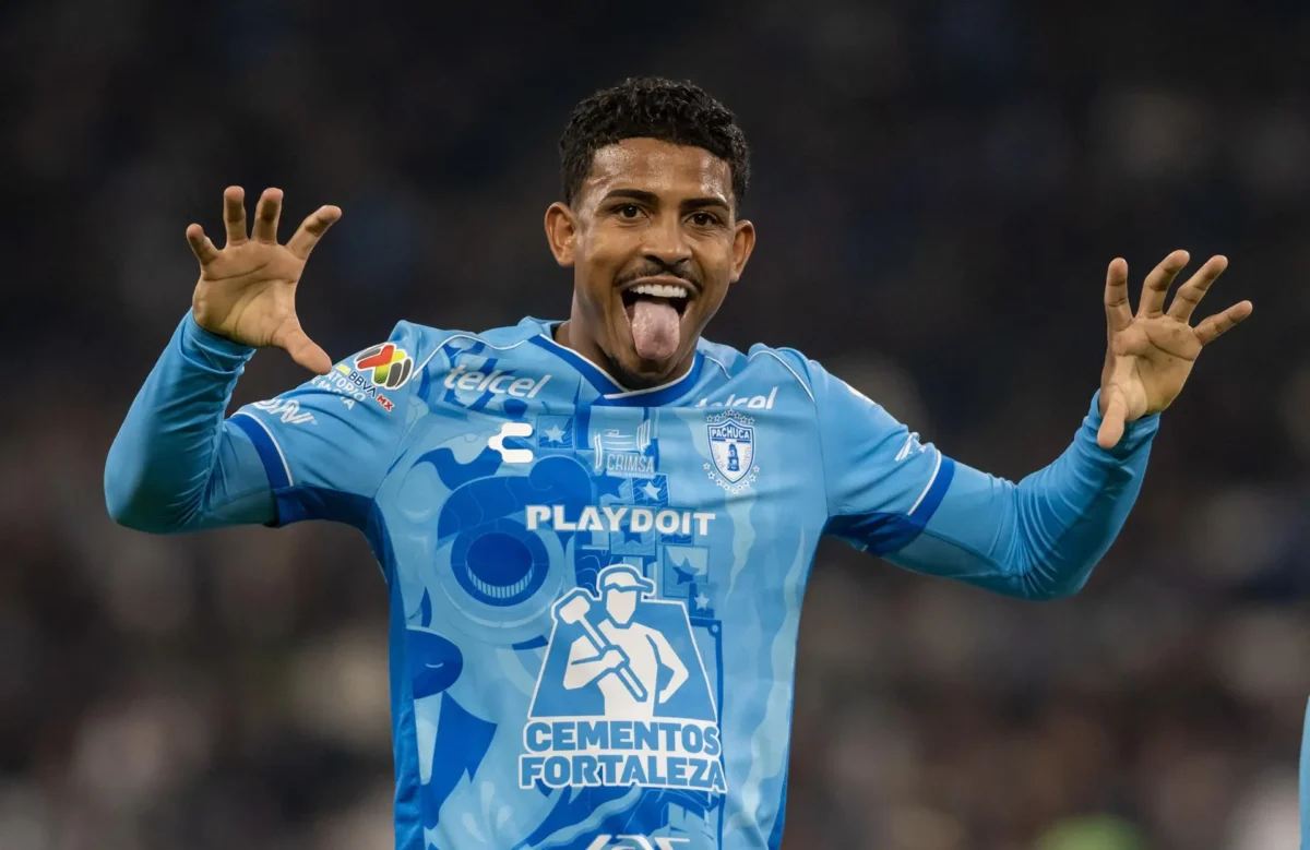 John Kennedy: Futuro no Fluminense após passagem pelo Pachuca?
