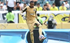 John exalta a campanha do Botafogo no Mundial de Clubes após a derrota para o Palmeiras