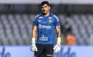 João Paulo Abre a Porta para Contatos, mas Prioriza o Santos