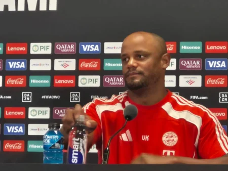 Kompany exalta Flamengo e Filipe Luís, prevendo duelo de alto nível europeu