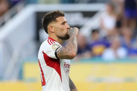 Otamendi Renova com o Benfica Antes das Oitavas da Copa do Mundo de Clubes