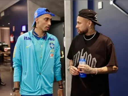 Raphinha defende Neymar e exalta liderança na Seleção: "Só não pode ser goleiro"
