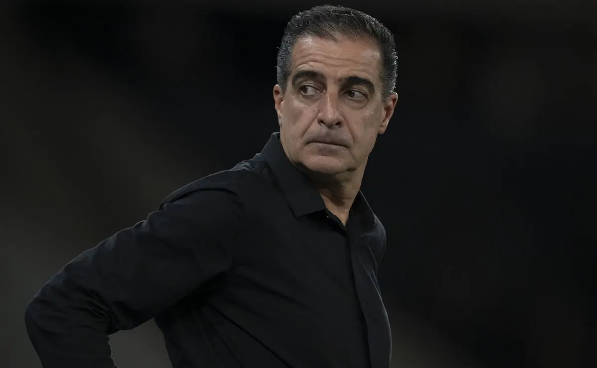 Renato Paiva desligado do Botafogo com 56% de aproveitamento; veja os dados