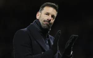 Van Nistelrooy Deixa Time Inglês Após Rebaixamento na Premier League