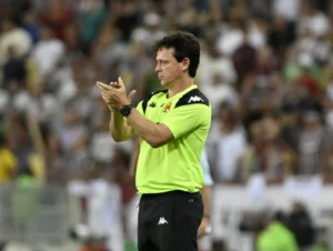 Vasco prioriza contratação de atacante para reforçar ataque sob comando de Diniz
