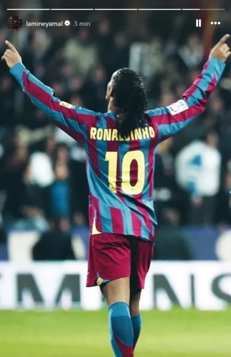 "Yamal Compartilhou Foto de Ronaldinho com a Camisa 10 do Barcelona, que Pode Ser Herdada pelo Espanhol"