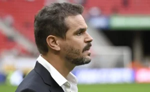 Admar Lopes busca reforço em clubes europeus e Vasco pode perder sua principal estrela