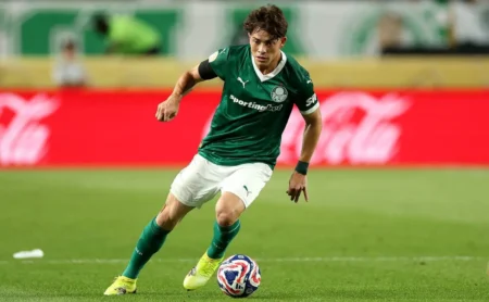 Agustín Giay elogia vitória no Maracanã e destaca reação do Palmeiras diante do Fluminense pela Série A
