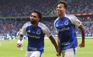 Alexandre Simões destaca Gabigol como opção de reposição de altíssimo nível para poupar Kaio Jorge no Cruzeiro.