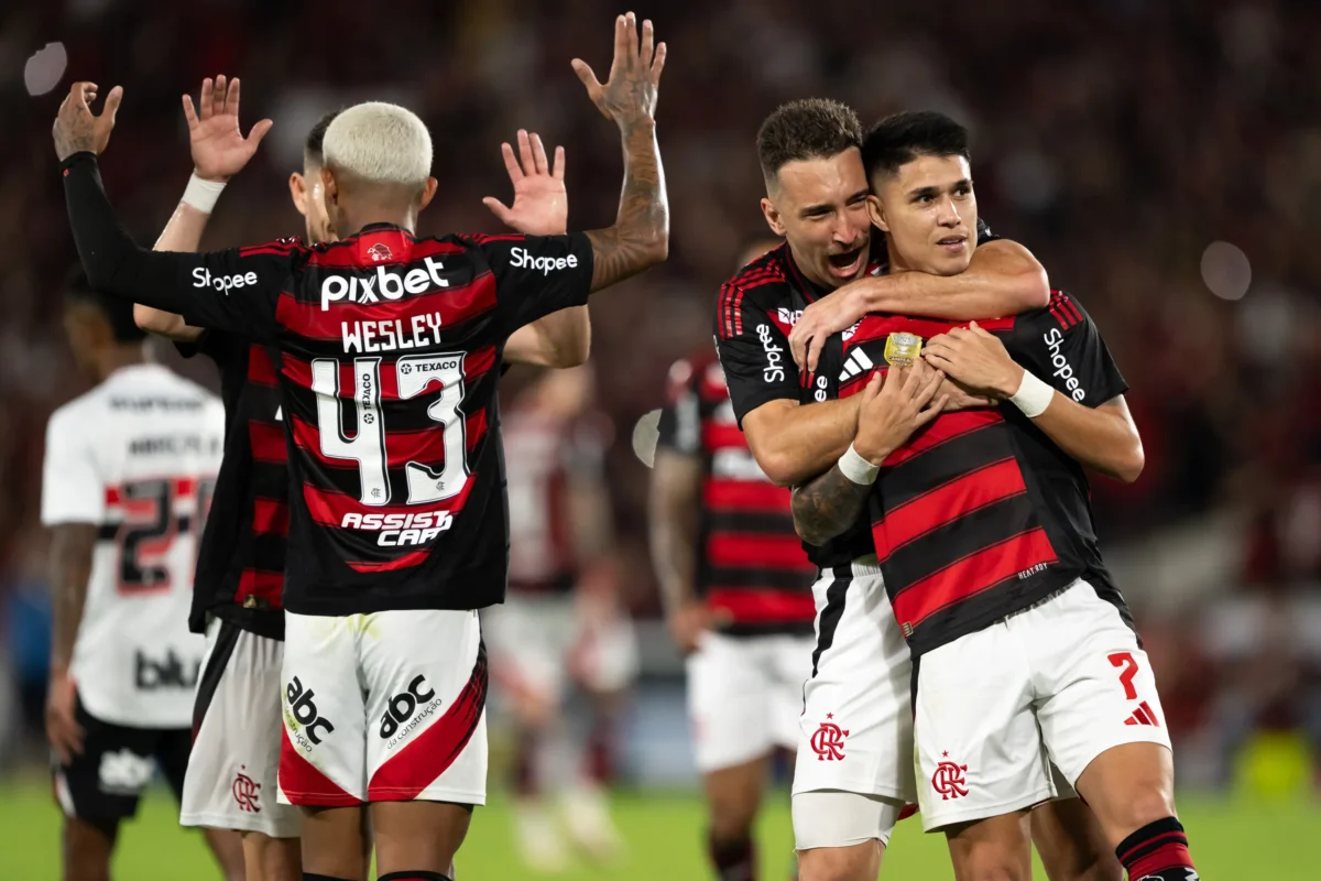Análise: Flamengo exibe um futebol incontestável e traz calmaria no meio do caos