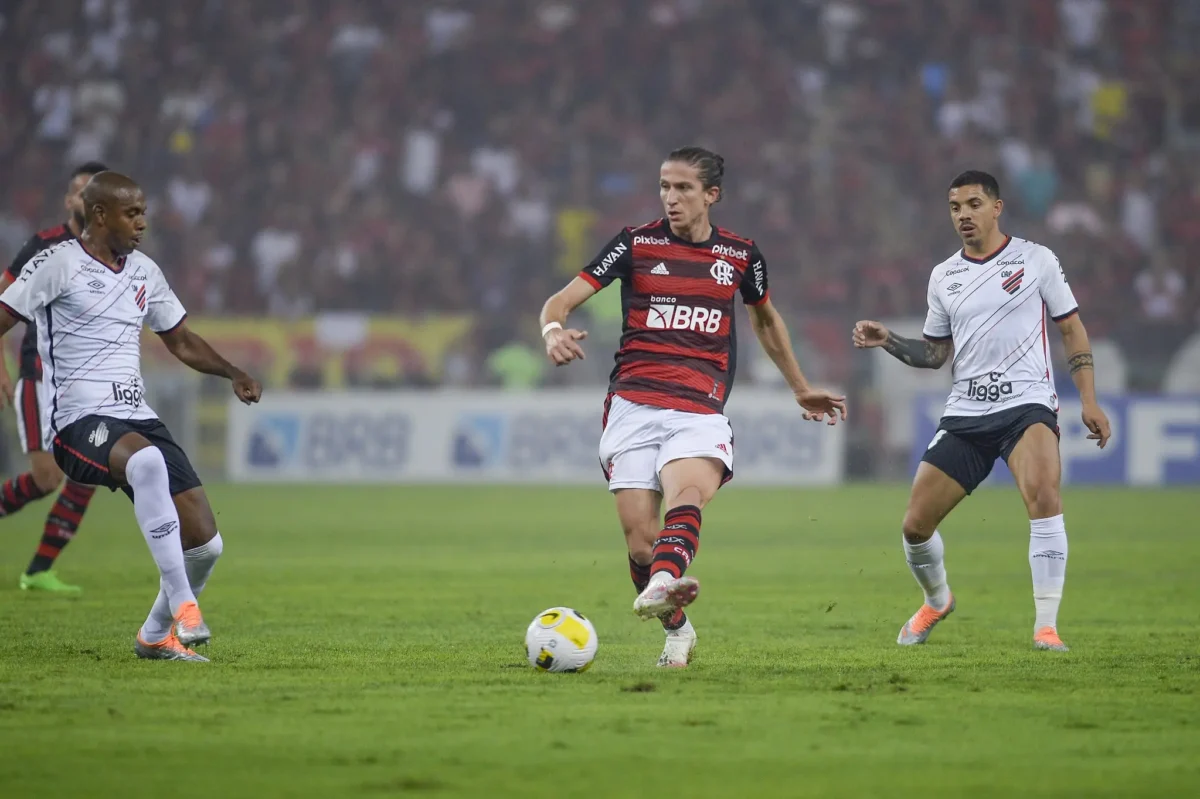"Antes de chegar ao Flamengo, Filipe Luís era alvo do Bayer Leverkusen"