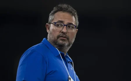 Após Acordo com Gustavo Caballero, Santos Busca Novo Zagueiro