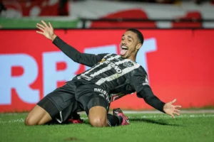 Atlético-MG negocia empréstimo de zagueiro para o Sporting de Portugal