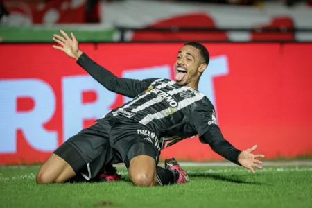 Atlético-MG negocia empréstimo de zagueiro para o Sporting de Portugal