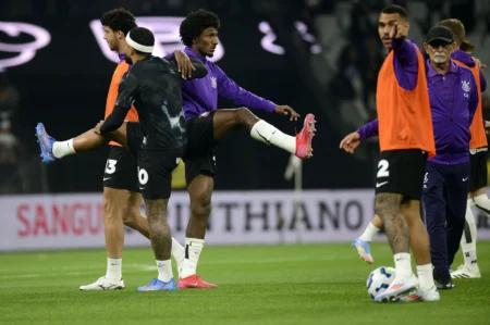 Bastidores: veja os detalhes da mudança de postura do Corinthians após clássico