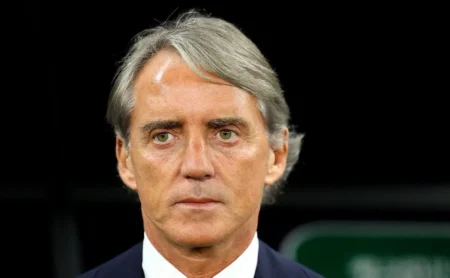Botafogo Desmente Rumores sobre Contratação do Treinador Roberto Mancini