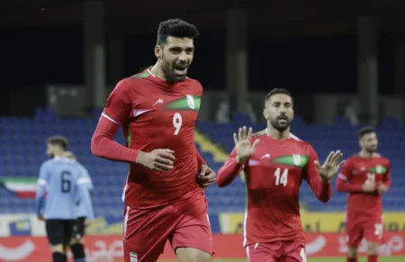 Botafogo negocia contratação do atacante Mehdi Taremi da Inter de Milão