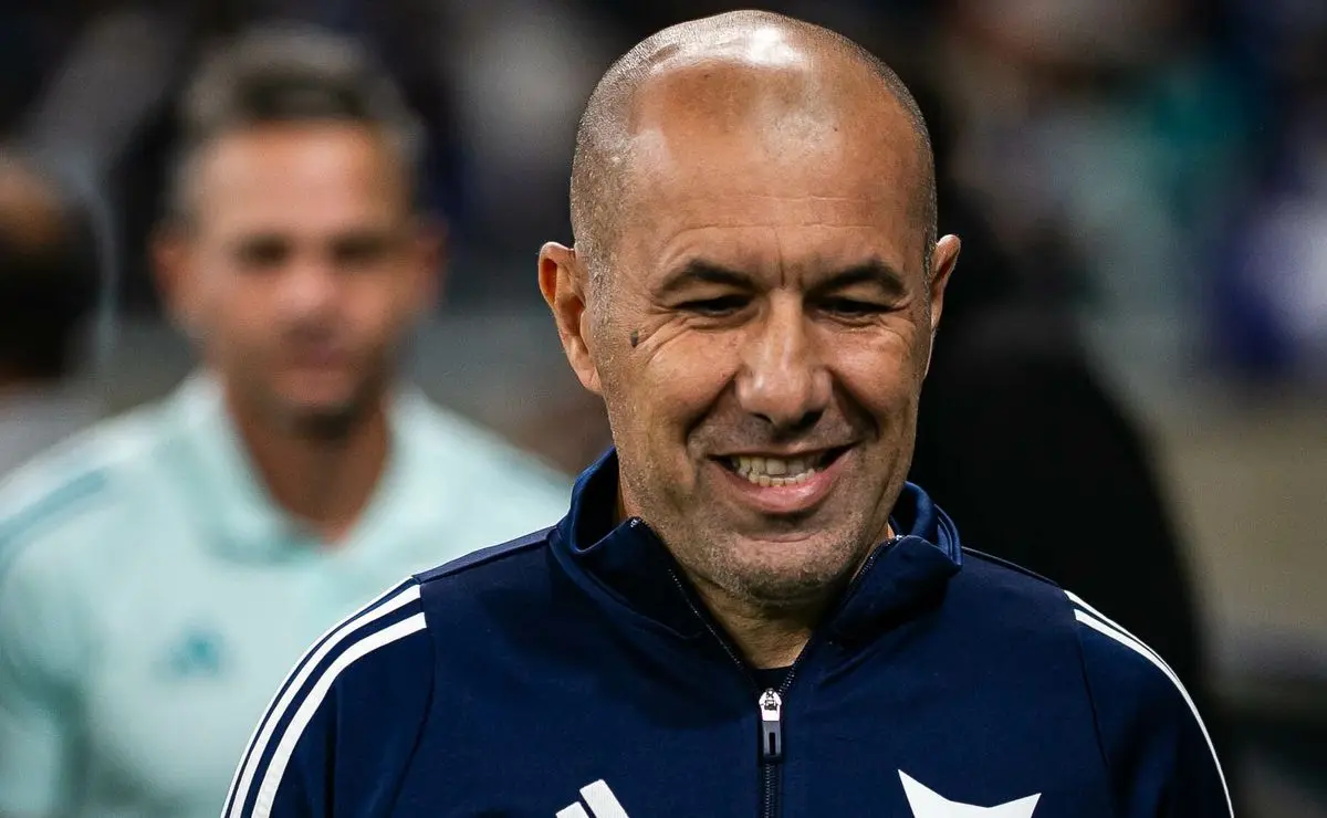 Brian Rodríguez discute transferência para o Cruzeiro de Leonardo Jardim após falha em acordo com o Santos