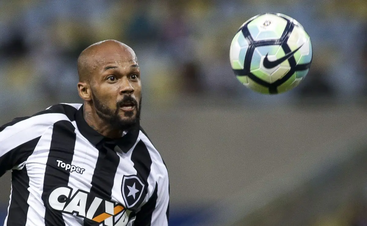 Bruno Silva afirma que atletas do Botafogo receberam "mala suja" do Palmeiras em 2016