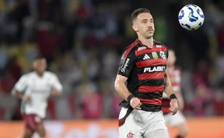 Camisa do Flamengo deve ultrapassar R$ 250 milhões com novo patrocinador; saiba detalhes