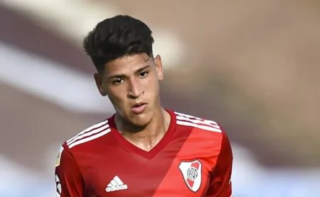 Carrascal acerta com Flamengo por 4 anos e pode receber até R$ 96,5 milhões.