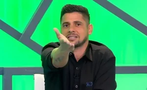 Cicinho pressagia placar e vencedor de Palmeiras x Grêmio pelo Brasileirão: “Vai ser 1 a 0”