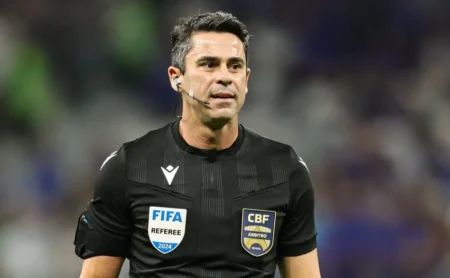 Comissão da CBF confirma arbitragem suspeita no jogo Vasco vs. Flávio Rodrigues
