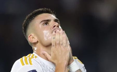 Contratação de Gabriel Pec pelo Palmeiras não irá se concretizar após atacante preferir não voltar ao Brasil