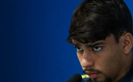 Contratação de Lucas Paquetá pelo Flamengo enfrenta obstáculos após West Ham elevar valor de R$ 224 milhões