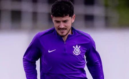Corinthians confirma lesão de Hugo e lateral estará ausente por longo período após cirurgia.
