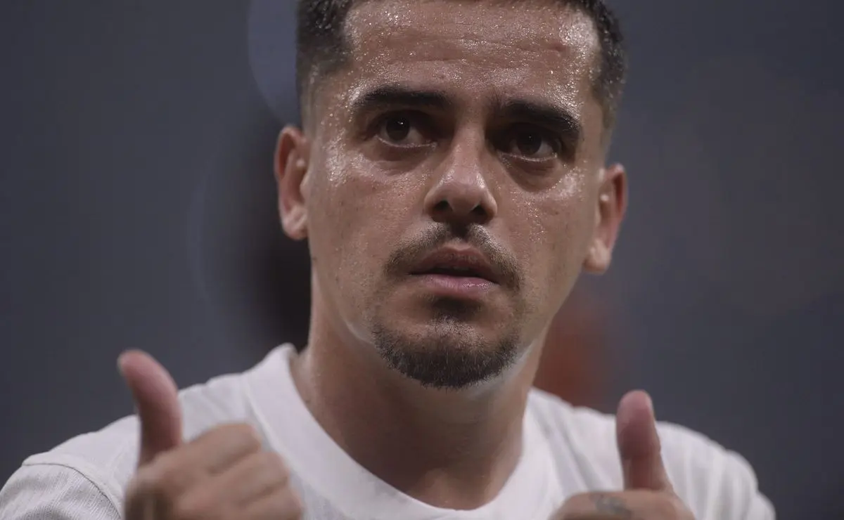 Corinthians e Cruzeiro planejam o futuro de Fagner após 2026