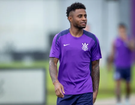 Corinthians negocia empréstimo de lateral Diego Palacios para time dos Estados Unidos