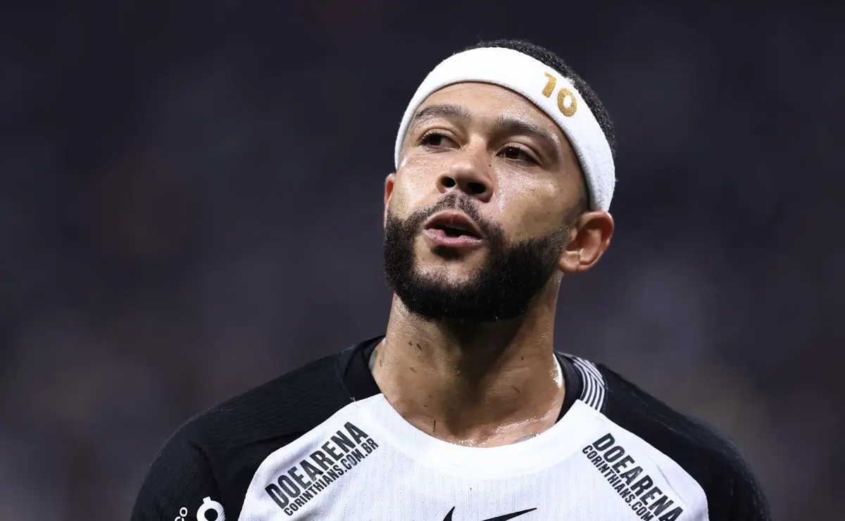Corinthians questiona o custo de Memphis Depay após rodada em Palmeiras